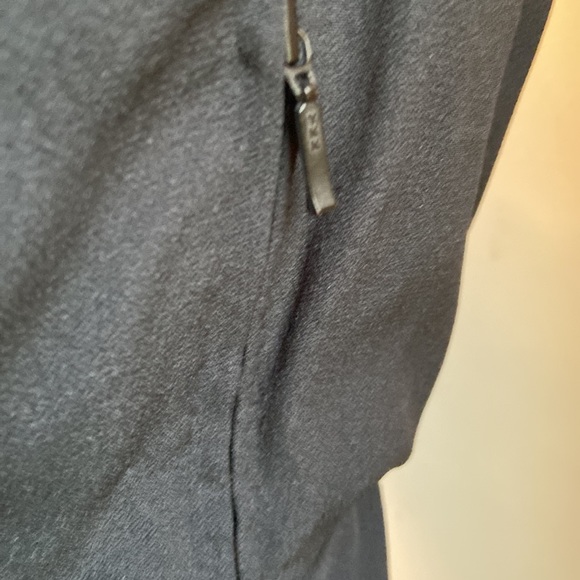 NWT CARMEN MARCH GATHERED CREPE MINI DRESS - Picture 13 of 16